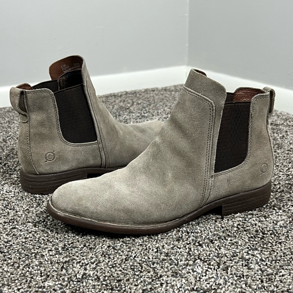 Women's grey Suede Chelsea Boots